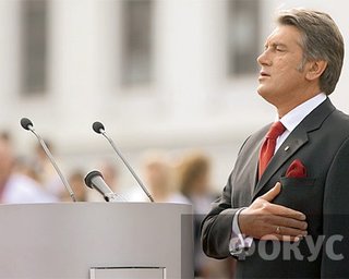 Ющенко задекларировал миллион гривень, земельные угодья, горбатый запорожец и Харлей