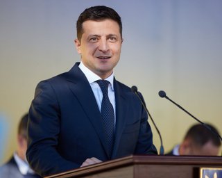 В "Слуге народа" рассказали, кто заплатит за 5 вопросов Зеленского