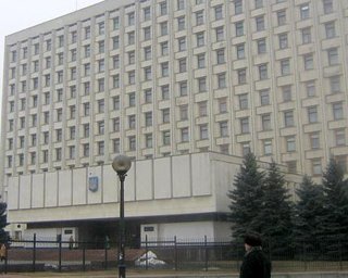 ЦИК получила документы от первого кандидата в президенты