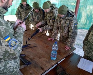 Присягнув на верность Украине, резервисты Херсонской области начали проходить боевую подготовку