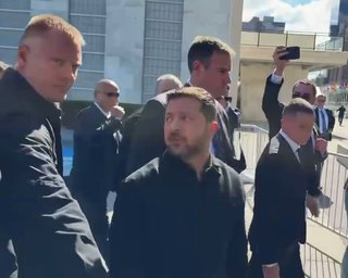 "На ракеті, бл*": Зеленський епічно відповів російському пропагандисту про візит до Москви (відео)