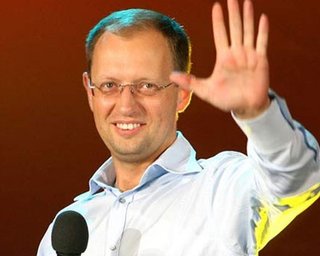 Яценюк уверен, что уголовные дела в отношении Ратушняка доведут до ума