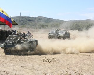 В Венесуэле начались масштабные военные учения