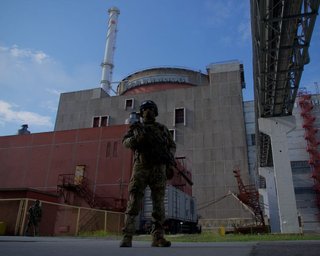 Атомная угроза. Пойдет ли РФ после подрыва Каховской ГЭС на контролируемую аварию на ЗАЭС
