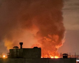Пылает склад боеприпасов россиян: дроны массированно атаковали оккупированную Донецкую область (видео)