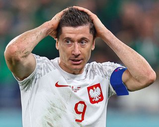 Евро-2024 может стать последним для Левандовского: Мбаппе вернулся в маске, — СМИ (фото)