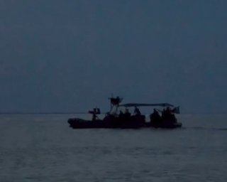 От 2 до 20 катеров: оккупанты РФ пожаловались на высадку десанта на Кинбурнской косе (фото)