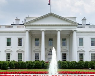 Белый Дом в США оградили дополнительным двухметровым забором