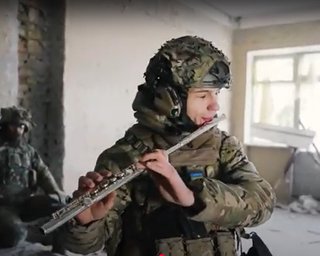 "Щедрик" в руїнах: бійці ССО привітали з Різдвом та показали, який вигляд має Покровськ (відео)