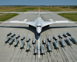 Петляли, щоб втекти від ППО: по яких цілях летіли ракети і дрони РФ 8 травня (інфографіка)