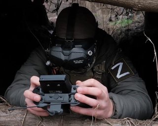 Росія атакує ЗСУ новими дронами на оптоволокні. Як врятувати танки і бронемашини