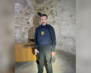 "На підлозі лінолеум, щоб легко змивати кров": з'явилося відео з катівні РФ в Ізюмі