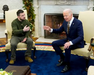 У Байдена ігнорують прохання Зеленського про передачу ракет ATACMS та потужних танків, – WP