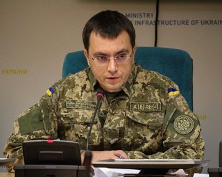 "Дали команду фас": Омелян відреагував на підозру ДБР в ухиленні від військової служби