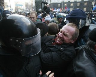 Суд запретил чернобыльцам проводить акции в Киеве