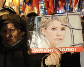 Немецкие врачи подтвердили, что Тимошенко прекращает голодовку и сдала кровь на анализ