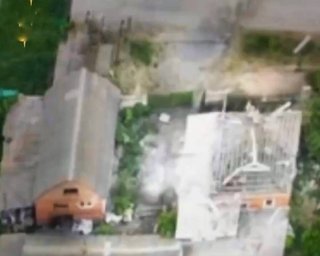 Залишаються лише попіл та іржа: у ГУР показали, як знищують росіян під Харковом (відео)