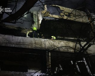 Унаслідок нічного обстрілу в Києві два райони лишились без опалення