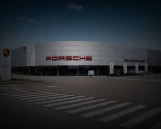 Россияне ударили по дилерскому центру Porsche в Киевской области: есть пострадавшие