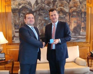 Арбузов: Нацбанк направит наличные гривны в Европу в рамках Евро-2012