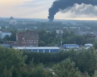 Поднялся большой столб дыма: Подмосковье атаковали беспилотники, в результате ударов пропало электричество (видео)