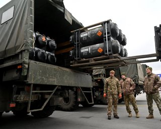 Україна заздалегідь готується до вирішальної зими у війні, — Bloomberg