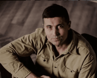 Відомий актор-військовий зізнався, що розлучився з дружиною під час війни (фото)