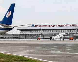 "Должны попасть под санкции": в США и ЕС угрожают властям Беларуси после посадки самолета