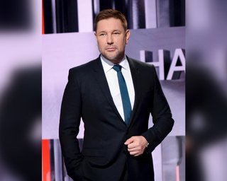 Дочь мыла посуду в ресторане: где сейчас находится семья телеведущего Стогния (фото)