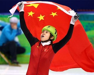 Китайская спортсменка за один день установила 2 олимпийских рекорда и выиграла золото на шорт-треке