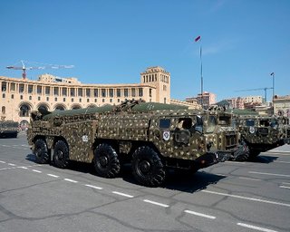 Алиев: Российская военная база в Гюмри снабжает армянскую армию