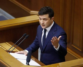 Экономика взяла разгон, споткнулась и рискует проехаться лицом по земле, – Зеленский