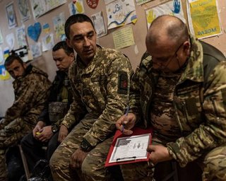 Могут ли забронированных мужчин направить на ВВК: в Минобороны разъяснили ситуацию