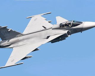 Прибудуть вже через 10 місяців: Швеція передасть Україні 16 винищувачів Gripen