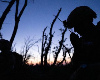Йшли по трупах, що гниють, через міни і відбивалися від атак: WSJ про битву за Вербове (фото)