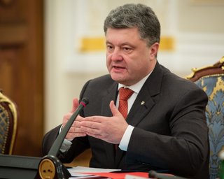 Порошенко поручил отправить самолет в Непал за украинцами