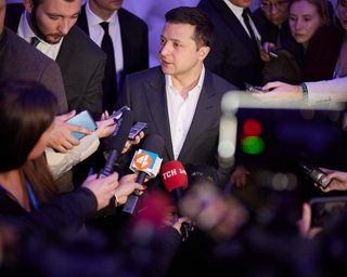 Адвокат Порошенко подал в ГБР ходатайство о допросе Зеленского по "угольному делу"