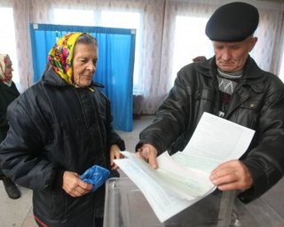В Одессе избирателям выдают ручки с исчезающими чернилами