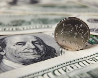 Финансовые потоки России резко сократились и усложнились после новых санкций США, — FT (фото)