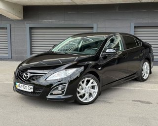 Недорога капсула часу: в Україні виявили 15-річну Mazda 6 із пробігом 3300 км (фото)