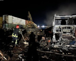 ВС РФ запустили баллистику и 126 БПЛА: в Одессе погибли люди, сгорели грузовые авто (фото)