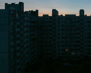 "Стає все складніше": в Yasno пояснили, чому українці проводять все більше годин без світла