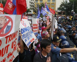 В Вашингтоне задержали более 200 участников антитрамповских протестов