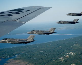 США увеличат число авиаударов по ИГИЛ в Сирии и Ираке