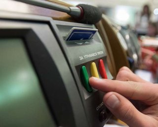 Рада осудила признание "Л/ДНР" РФ: назван список депутатов, не поддержавших решение