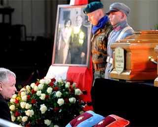 Качиньский сомневается, что ему передали подлинные останки брата