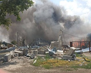 Другий день "дискотека": мер Мелітополя повідомив про кілька вибухів у Токмаку