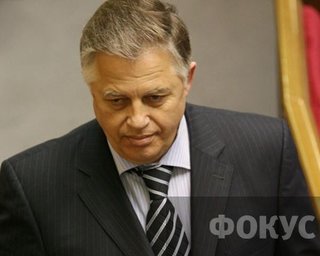 Симоненко о доходах: живу на заработную плату