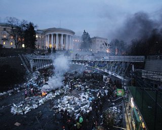 Милиция с Западной Украины приехала охранять Майдан Незалежности