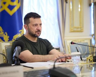 Зеленский "хочет использовать" давление США на Кремль, чтобы возобновить переговоры, — Bloomberg